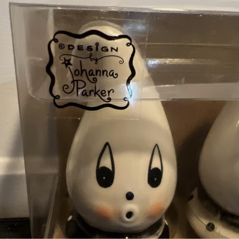 Johanna Parker Black & White Halloween Gus Ghost Salt & Pepper Shakers NIB! - Picture 4 of 8